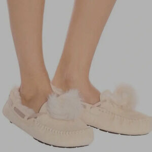 UGG Dakota pom pom beige slippers shoes slides size 8